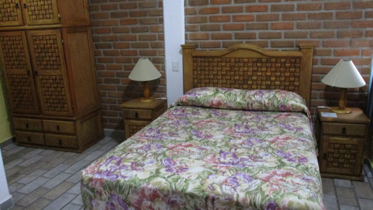 Hotel Villa Monarca Inn Zitácuaro エクステリア 写真