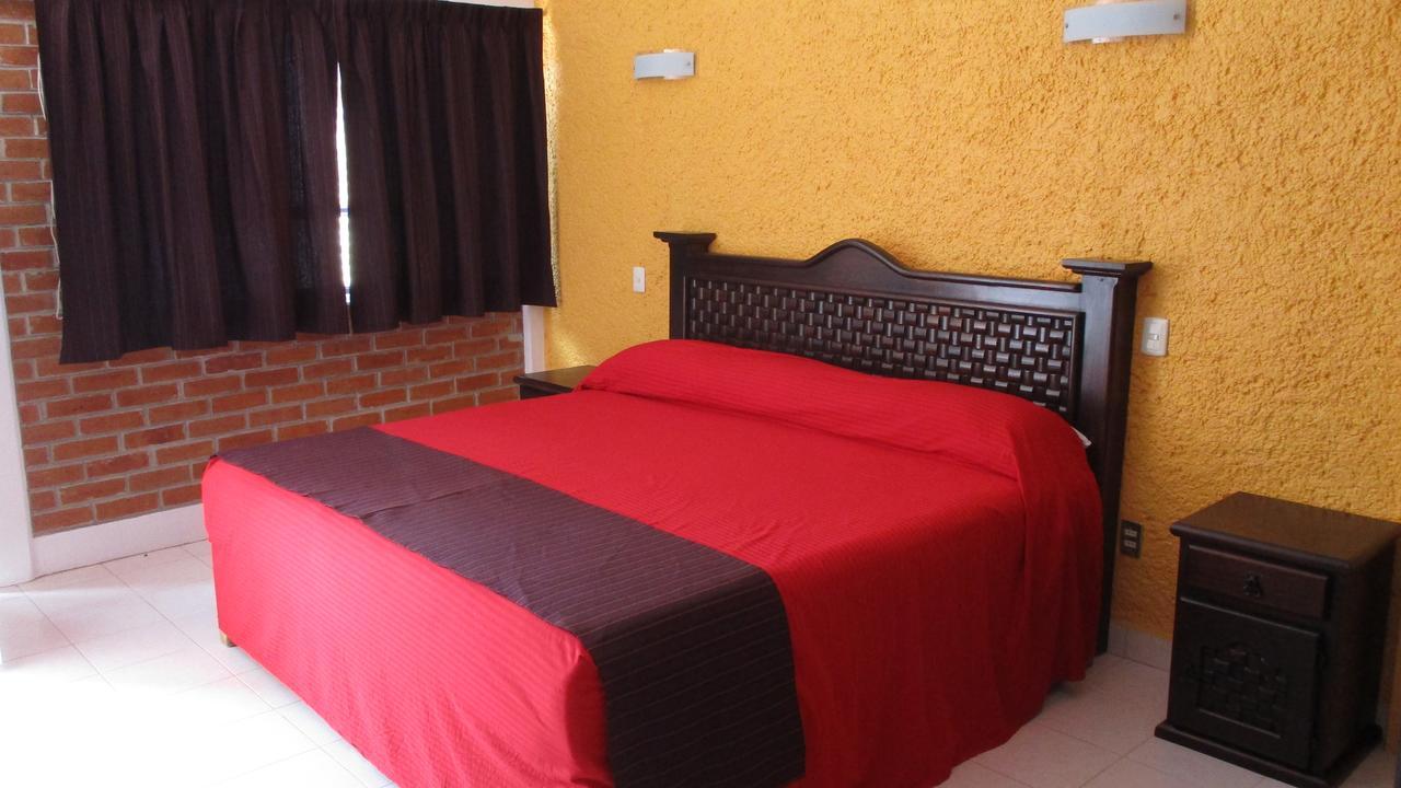 Hotel Villa Monarca Inn Zitácuaro エクステリア 写真