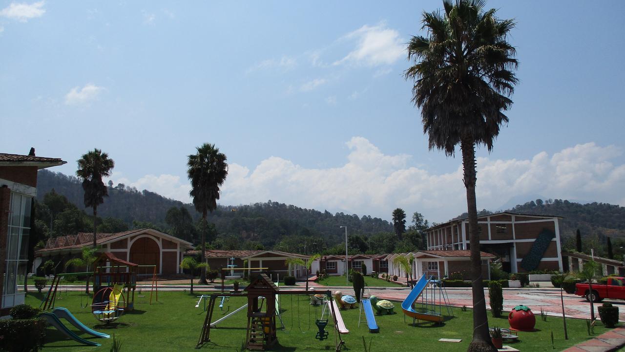 Hotel Villa Monarca Inn Zitácuaro エクステリア 写真