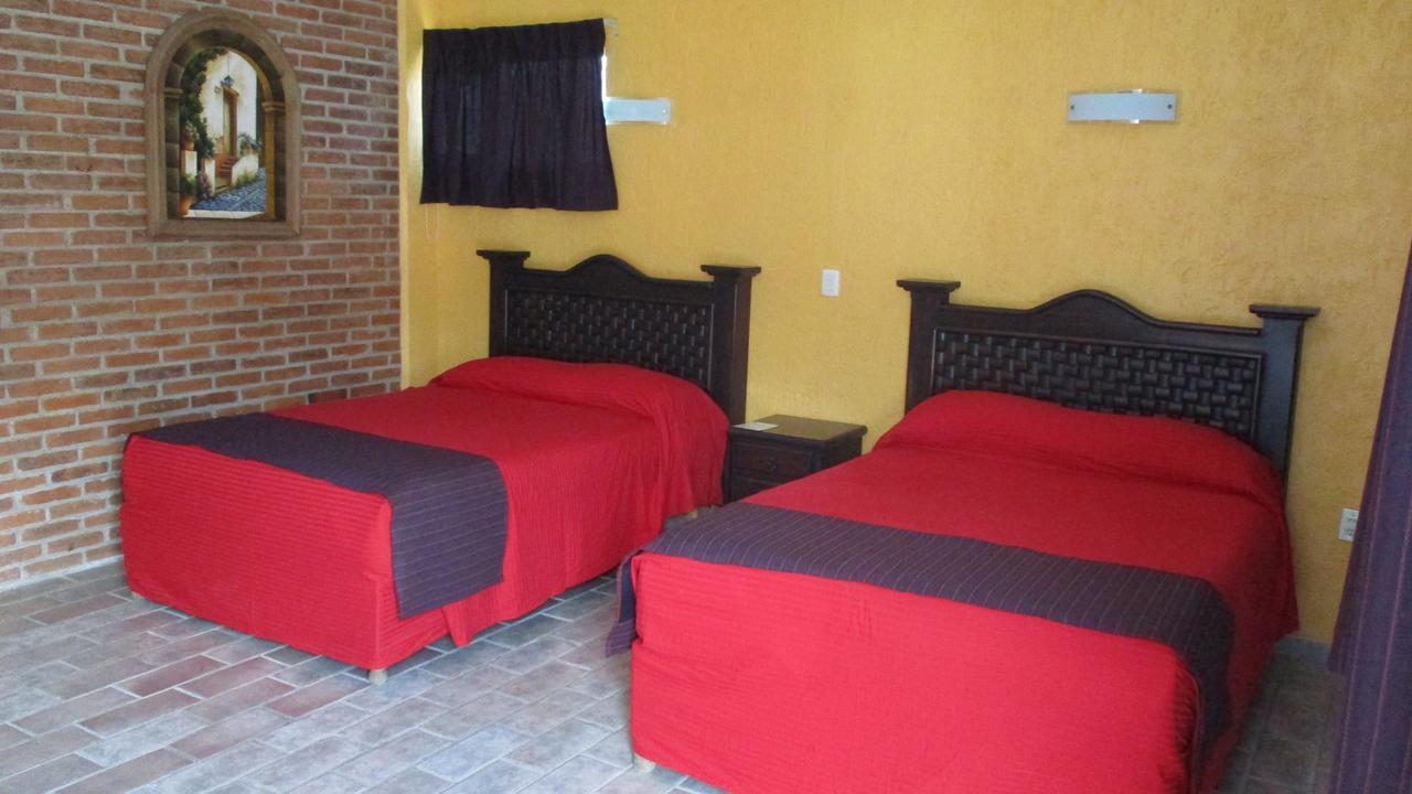 Hotel Villa Monarca Inn Zitácuaro エクステリア 写真