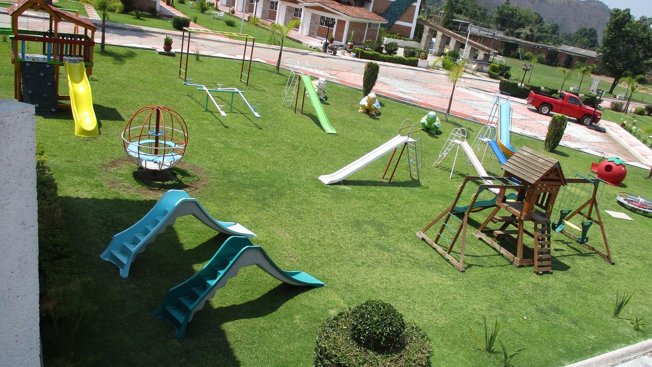 Hotel Villa Monarca Inn Zitácuaro エクステリア 写真