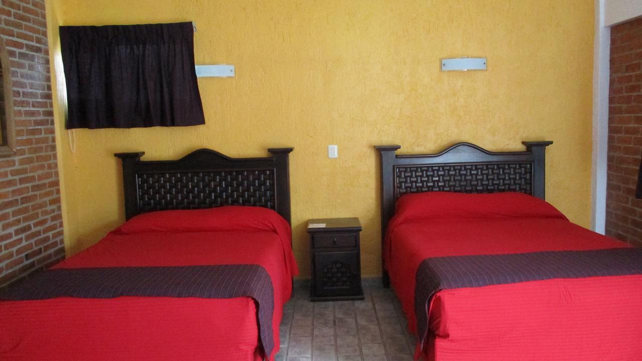 Hotel Villa Monarca Inn Zitácuaro エクステリア 写真