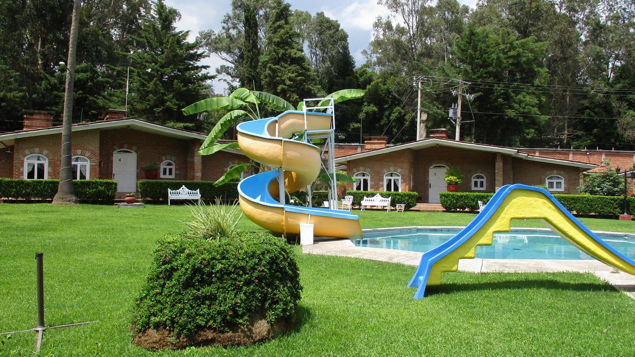 Hotel Villa Monarca Inn Zitácuaro エクステリア 写真