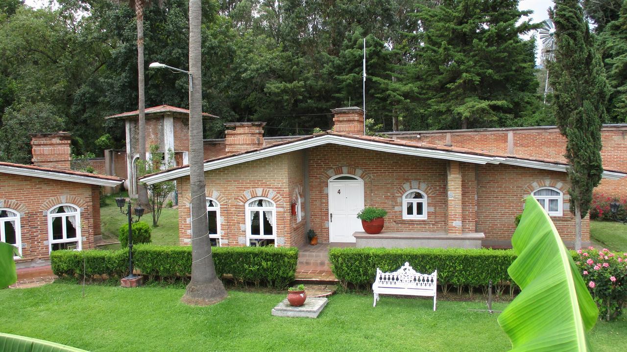 Hotel Villa Monarca Inn Zitácuaro エクステリア 写真