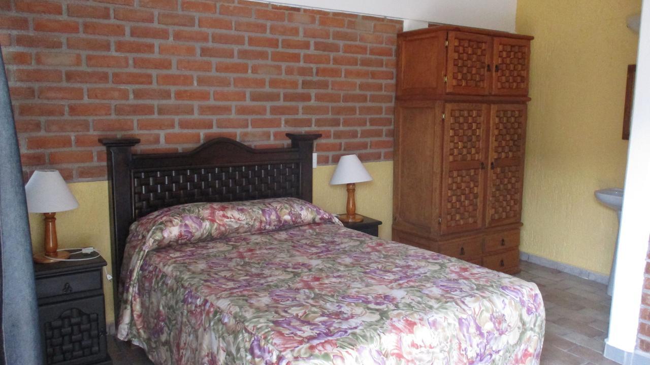Hotel Villa Monarca Inn Zitácuaro エクステリア 写真