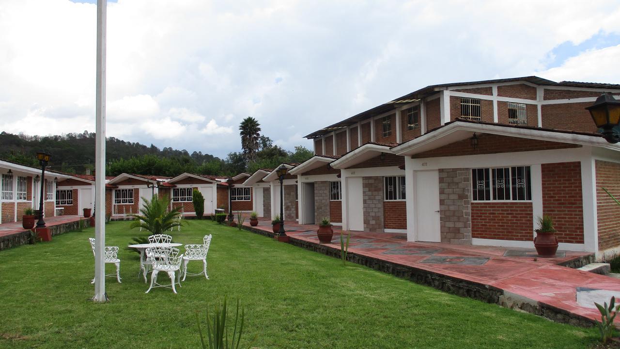 Hotel Villa Monarca Inn Zitácuaro エクステリア 写真