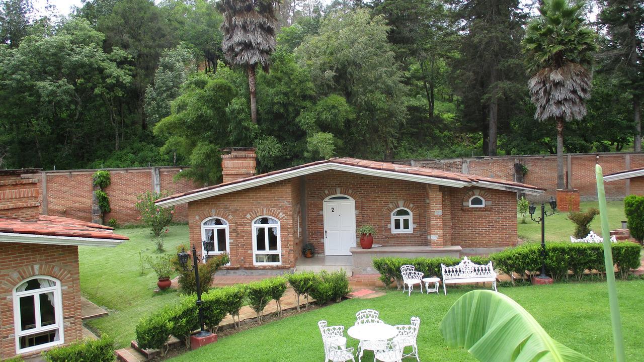 Hotel Villa Monarca Inn Zitácuaro エクステリア 写真