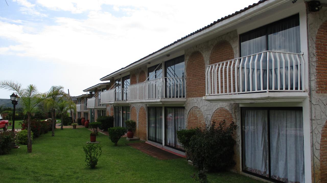 Hotel Villa Monarca Inn Zitácuaro エクステリア 写真
