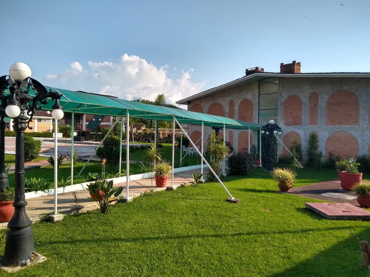 Hotel Villa Monarca Inn Zitácuaro エクステリア 写真