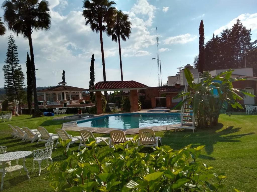 Hotel Villa Monarca Inn Zitácuaro エクステリア 写真